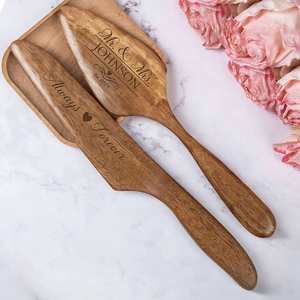 Juego de Servidores de Boda - Cuchillo para Pastel de Madera Grabado con Nombre y Fecha Personalizados para Regalo de Boda, Aniversario y Compromiso - Product Image 1