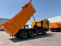 Camion benne Shacman F3000 6x4/8x4 à levage haute performance, déchargement stable, idéal pour l'exploitation minière et les infrastructures – Vente directe usine