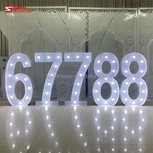 <span class=keywords><strong>Letras</strong></span> LED de 3 y 4 pies con la palabra MR&MRS para propuestas de matrimonio y eventos, de Wedding Factory - Product Image 5