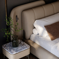 Cadre de lit capitonné de luxe moderne, lit en cuir minimaliste italien taille King, ensemble de meubles de chambre personnalisé pour hôtel et maison