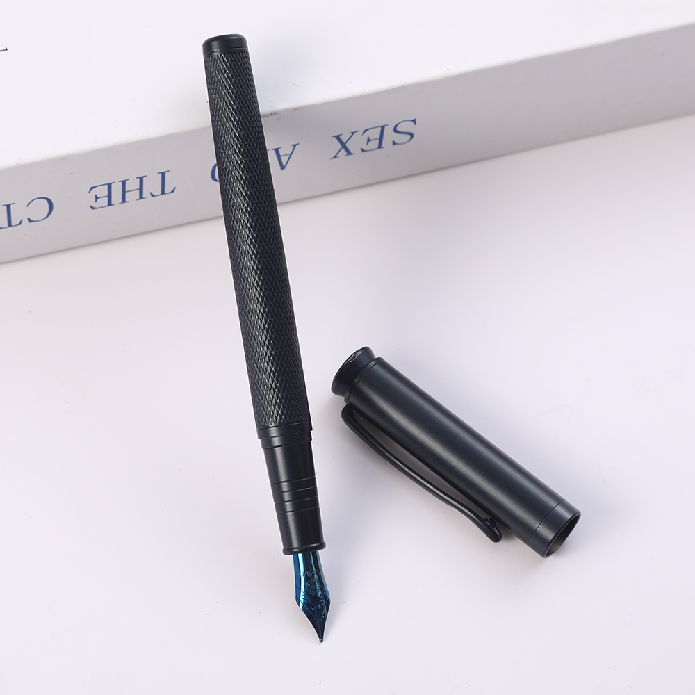 Stylo plume bleu marine