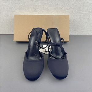 Tacones de Mujer con Diseño Coreano de Última Moda, Correa con Pedrería y Contraste de Color, Verano 2025 - Product Image 3