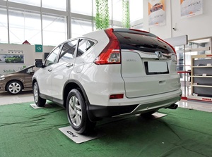 <span class=keywords><strong>Honda</strong></span> <span class=keywords><strong>CRV</strong></span> <span class=keywords><strong>2015</strong></span> 2.4L CVT 2WD, SUV Familiar Compacta Mejorada, 5 Asientos, Volante a la Izquierda, Vehículo Usado de Gasolina Confiable y Económico - Product Image 5