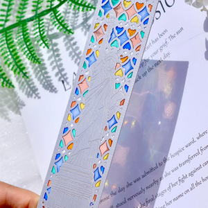 Marcapáginas de Lectura Creativo, Reutilizable, de Acero Inoxidable con Forma Personalizada, Acabado en Laca Translúcida Dorada, Premium, Elegante y Personalizado - Product Image 6