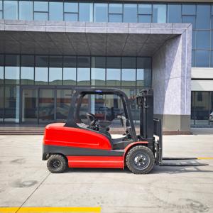 Nueva Minicargadora Eléctrica de Cuatro Ruedas para Terrenos Difíciles con Motor Diésel, Capacidad de 1 Tonelada - Product Image 4