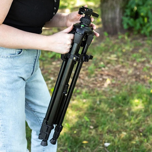 Draagbare, verstelbare, zwarte metalen staande schildersezel van ijzer en staal voor buiten schilderen - Product Image 4