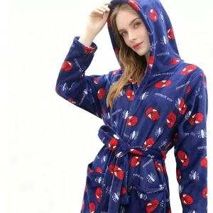 Pigiama <span class=keywords><strong>da</strong></span> Donna con Motivi Cartoon, Vestaglia Supereroe Spider a Maniche Lunghe, Lunghezza al Ginocchio, Accappatoio Spesso con Cappuccio in Flanella - Product Image 4