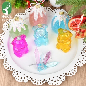 Décorations de Noël Artisanales Luxueuses : Scènes Créatives Papillon et Chiot sur Pendentifs en Verre pour un Arbre Festif - Product Image 3