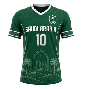 Maglia Sportiva dell'Arabia Saudita # Maglietta da Calcio Verde con Stemma Nazionale e Silhouette del Deserto - Product Image 1