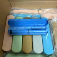 Stock suffisant de stylos à bonbons réutilisables en plastique coloré (avec boîte)