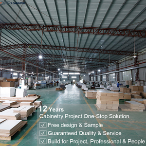 Mobili da Cucina in Stile Australiano con Laccatura Bianca Lucida, Design Moderno Gratuito, Isole Cucina Complete - Product Image 4