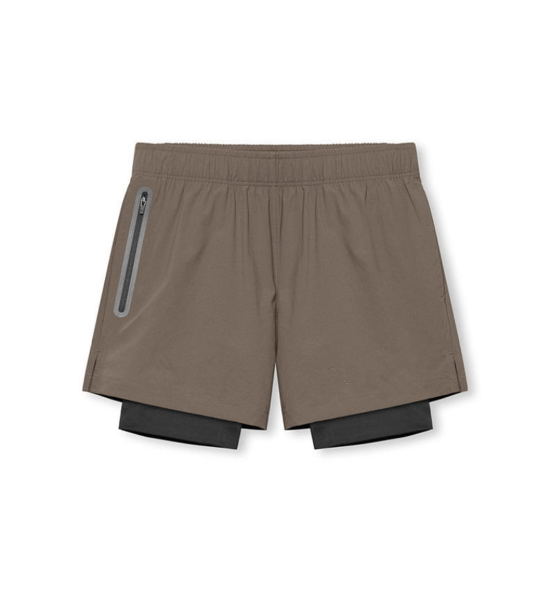 สีน้ำตาล