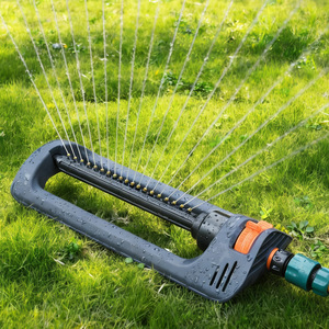 Aspersor oscilante de 19 orificios para jardín, con conexión rápida de plástico, para riego de césped, flores, vegetales y patio. - Product Image 1