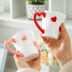 Taza de Cerámica de 250 ml con Asa en Forma de Corazón en Relieve - Product Image 4