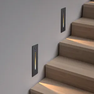 Açık kapalı su geçirmez IP65 mini kare akıllı gömme hareket sensörü adım ışıkları yan merdiven led merdiven duvar ışığı