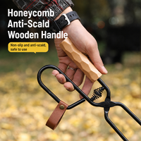 Pince à charbon de bois en fonte pour barbecue de camping, manche en bois de hêtre massif, 46,5 cm, isolante thermiquement, anti-brûlure, en métal durable, pour foyer extérieur