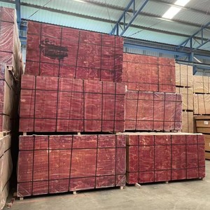 Contrachapado laminado de pino para encofrados de construcción, venta al por mayor de fábrica de Guangzhou <span class=keywords><strong>Central</strong></span> South Shenjian, no deformable ni agrietable - Product Image 2