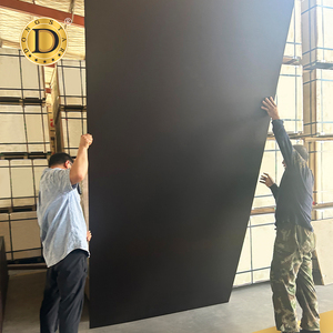 Panneau de coffrage en contreplaqué filmé Dynea noir foncé de 18 mm, directement de l'usine du Vietnam, pour le marché européen, sans anti-dumping - Product Image 1