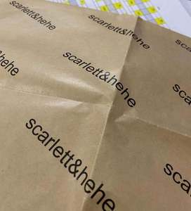 โรงงานกวางโจวรับผลิตกระดาษห่อแบบพิเศษกันน้ำ ปั๊มฟอยล์ สำหรับเสื้อผ้า ถุงเท้า รองเท้า และบรรจุภัณฑ์อื่นๆ - Product Image 4