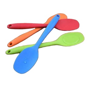 Spatola da Cucina per Torte, Utensile da Cucina Resistente al Calore con Manico Integrato, Cucchiaio in Silicone, Raschietto, Utensile da Cucina, Spatola Girevole - Product Image 2
