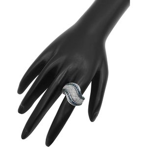 Bague Cocktail Ornaatis Wave 1,41 carats en diamants naturels blancs et bleus, pavé en argent sterling 925, bague statement pour femme - Product Image 3