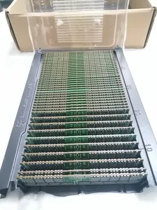 Tarjeta de Memoria Dual Rank X4 DDR4-2666 de 32 GB 815100-B21 (1x32GB) Kit de Memoria Inteligente Registrada para Servidor HPE - Product Image 3