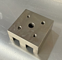 Support de montage à fente en acier inoxydable usiné CNC sur mesure, tolérance de précision 0,01 mm pour équipement robotique