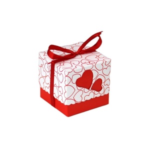 Caja de Regalo para Bebés de un Año, Diseño Europeo 2022, Caja de Dulces con Forma de Corazón de Durazno, con Laminado Mate y Relieve, para Chicles y Sushi - Product Image 1