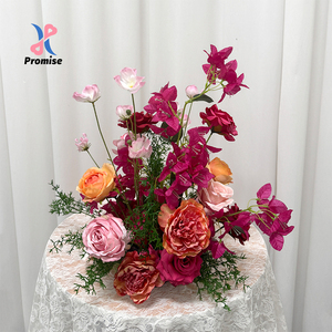 Ramo de Flores en Tonos Retro Magenta y Coral |   Arreglo de seda para despedida de soltera y fiesta de compromiso - Product Image 1