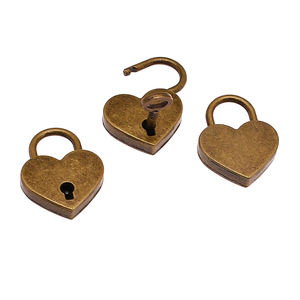 Pad Lock Skeleton Key Set Latón antiguo Decorativo Vintage Look Candado en forma de corazón con llave para decoración de boda - Product Image 1