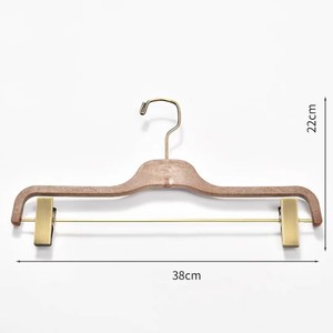 Lavinia Luxury Custom Branded Stilvolle Luxus-Harz-Anzug-Kleiderbügel für Display-Kleiderbügel - Product Image 2