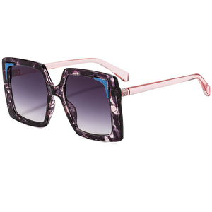 Lunettes Photogray carrées pour femmes UV400 PC certifiées Global Recycled Standard, protègent les yeux du vent, de la poussière, des insectes et des rayons UV - Product Image 3