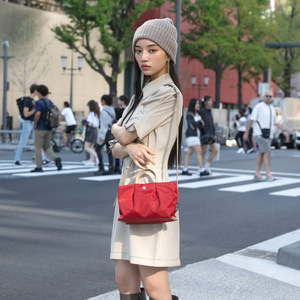 Bolso Tote Pequeño de PU de Color Sólido Resistente al Agua con Cierre para Mujer, Marca Tomm Y for Poppy Fashion, Ideal para Viajes de Verano - Product Image 4
