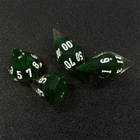 Ensemble de dés polyédriques peints à la main en résine verte fragmentée, écologiques et durables, 7 pièces, avec D20 pour les jeux de rôle de table DND