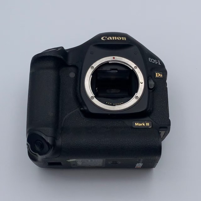 Studio King Used Canons EOS-1Ds Mark III 1Ds3 Full Frame DSLR 21.1MP Resolution Flagship Magnesium Body Resale Ready Wholesale