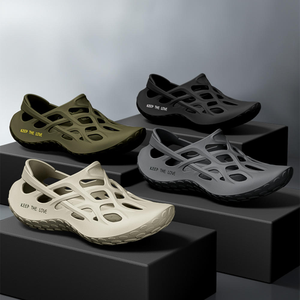 Zuecos de Seguridad para Hombre con Diseño de Protección para los Dedos, Suela Antideslizante, Parte Superior Ventilada, para Tareas en Talleres y Exteriores, Tallas 39-47 EU, Duraderos y Cómodos - Product Image 4