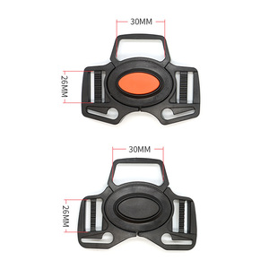 Hebilla de Seguridad para Cochecito A238 25MMx40MM, Hebilla de Plástico con Resorte, Totalmente Negra con Botones Rojos - Product Image 3
