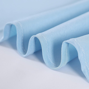 Nappe ronde moderne en tissu polyester 100% bleu clair, lavable, pour la maison, les mariages, les fêtes, les dîners et les banquets. - Product Image 6