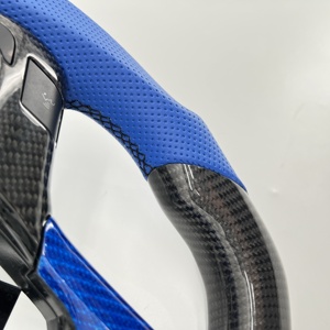 Volante in Vera Fibra di Carbonio e Pelle di Alta Qualità per Toyota Camry SE <span class=keywords><strong>Venz</strong></span> 7a Generazione 2012-2017 - Product Image 3
