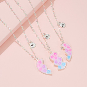 Collar Magnético con Colgante de Corazón Degradado para Niños, Juego de Collares de Atracción Magnética para Mejores <span class=keywords><strong>Amigos</strong></span> - Product Image 4