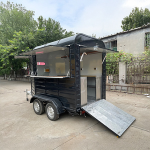 Remolque elegante con ventana de exhibición y cocina completa para catering al aire libre, tipo Horse Box Food Truck - Product Image 3