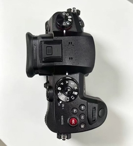 Appareil photo numérique Lumix GH5S à capteur CMOS quatre tiers, 4K, 10MP, en vente flash - Product Image 6