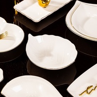 Service de vaisselle en céramique haut de gamme, compatible micro-ondes, design moderne, fabriqué à Jingdezhen, pour la maison, l'hôtel, la cuisine, assiettes, bols, plats