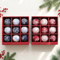 Grosir 9Pcs Siap Kirim Set Bola Natal Berlapis Kain Cetak Ornamen Natal Plastik Berlapis Cat Elektroplating Hadiah Liburan