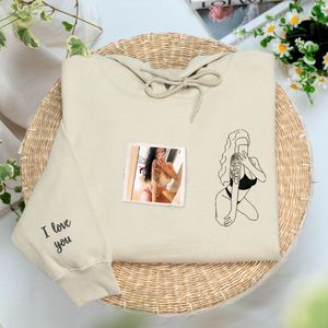 Spicy Winter 3D Sudadera o Sudadera con capucha con insignia Bordado personalizado Regalo de San Valentín para ella - Product Image 1