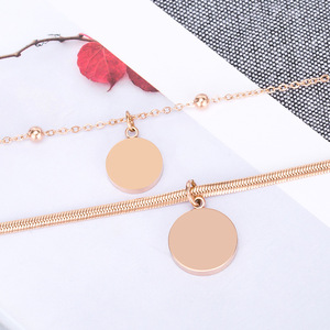 Collar de estilo europeo en capas, colgante redondo de doble capa de acero de titanio con números romanos, joyería de moda unisex - Product Image 2