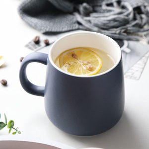 Tasses à café en céramique modernes et simples de grande capacité, mugs à thé, gobelets à lait en porcelaine fantaisie avec poignée pour cadeau de Noël - Product Image 3