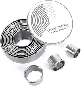 Ensemble de 12 emporte-pièces ronds pour biscuits, emporte-pièces à pâtisserie circulaires gradués en acier inoxydable, emporte-pièces pour beignets, moules à anneaux - Product Image 1