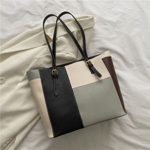 Женская кожаная сумка с логотипом - Product Image 5