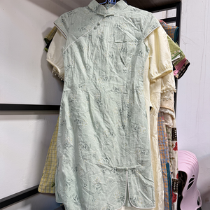 Vêtements d'occasion pour femmes Cheongsam de dames à bas prix belle robe de dame de haute qualité à styles mixtes - Product Image 5